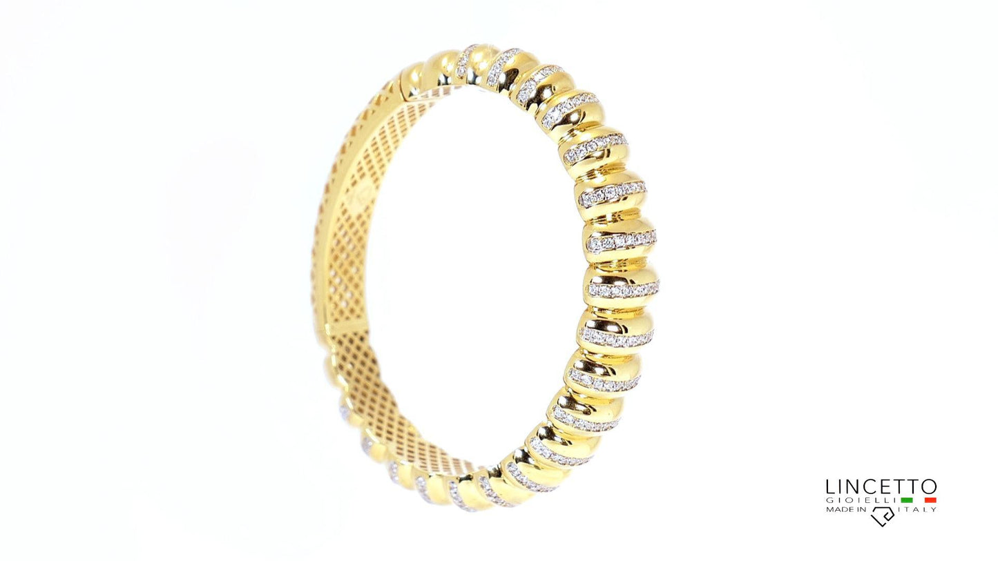 Schiava Riccio con pietre bianche